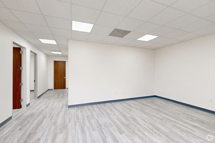 Jarvis Business Park portefeuille de 4 propriétés à vendre sur LoopNet.ca - Numérisation 3D de Matterport - Image 3 de 23