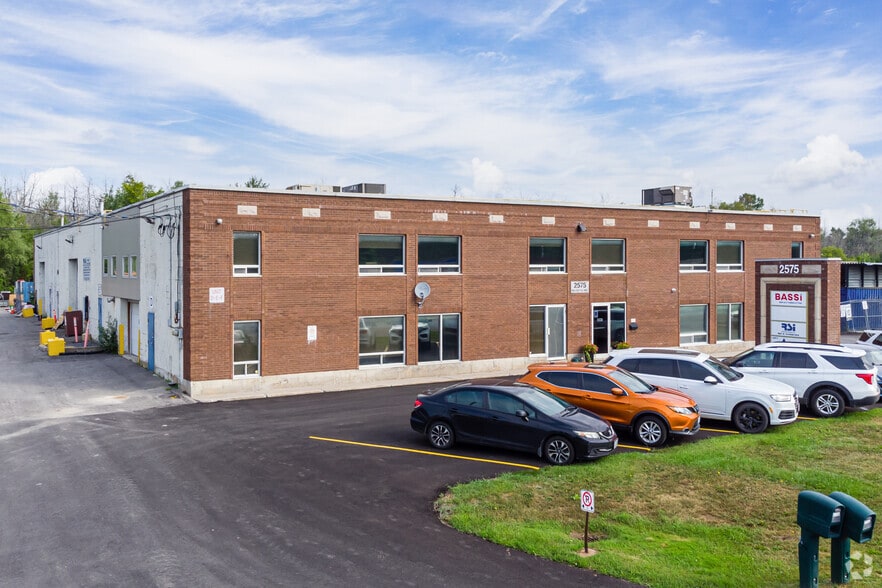 2575-2591 Del Zotto Ave, Ottawa, ON for lease - Building Photo - Image 2 of 5