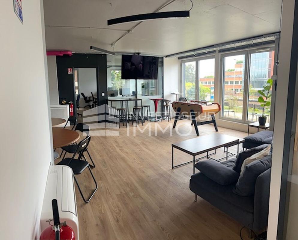 Office in Suresnes for sale Interior Photo- Image 1 of 8