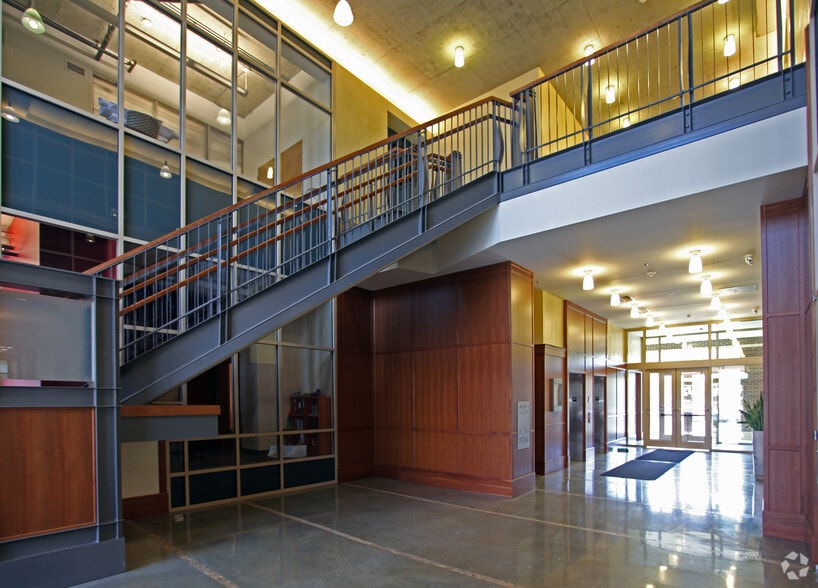 718-730 New Hampshire St, Lawrence, KS for lease - Lobby - Image 3 of 3