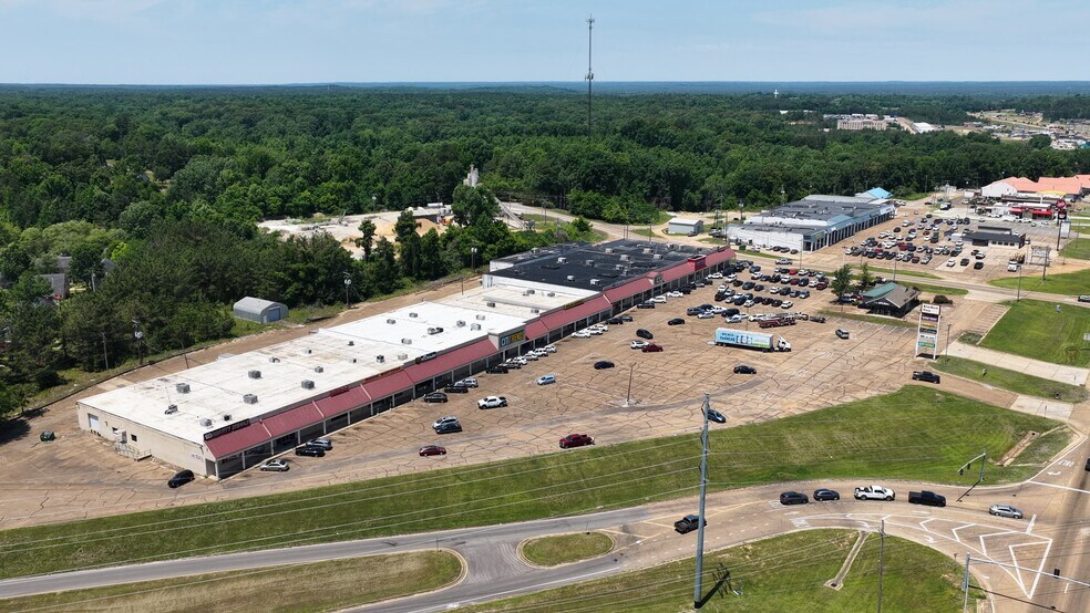 1201-1231 Sunset Dr, Grenada, MS for sale - Commercial Listing Video - Image 2 of 52