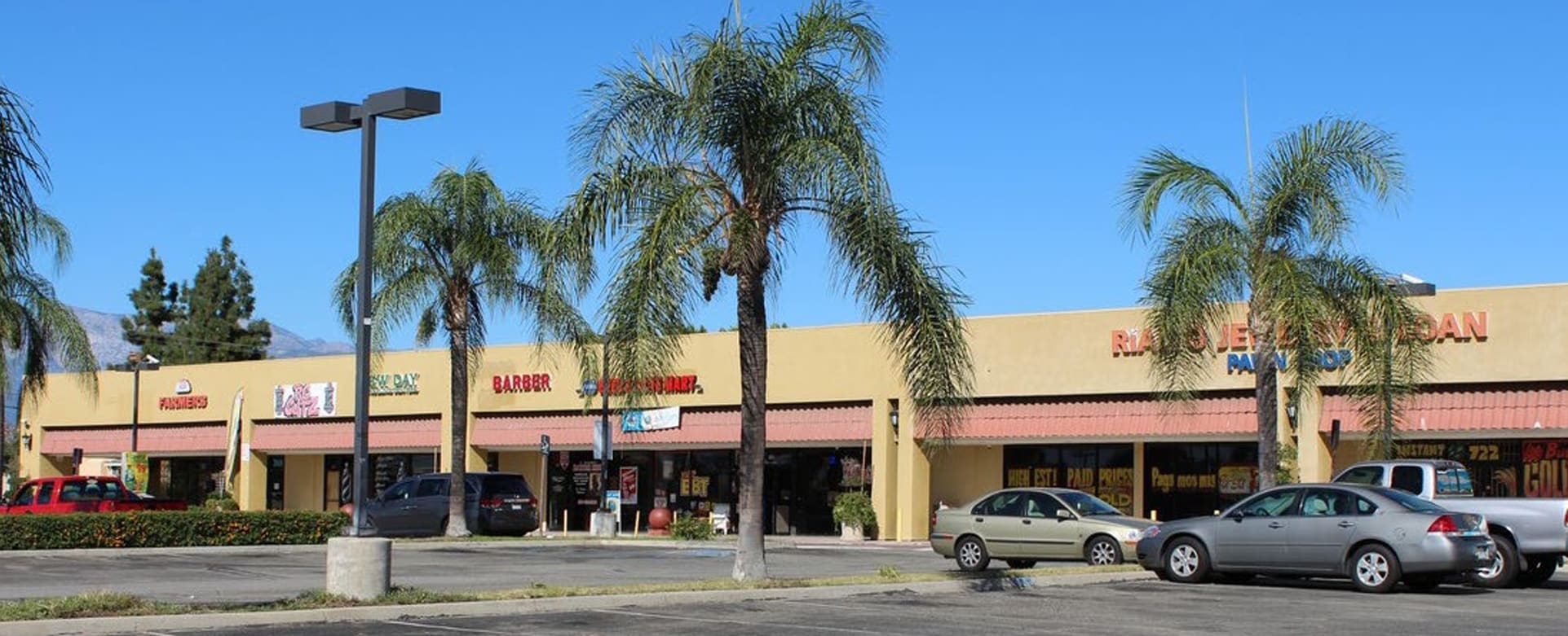 706-786 E Foothill Blvd, Rialto, CA for lease Primary Photo- Image 1 of 2