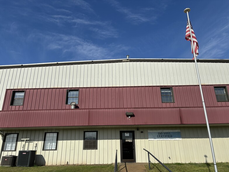 400 E Industrial Park Rd, Holly Springs, MS for lease - Building Photo - Image 3 of 24