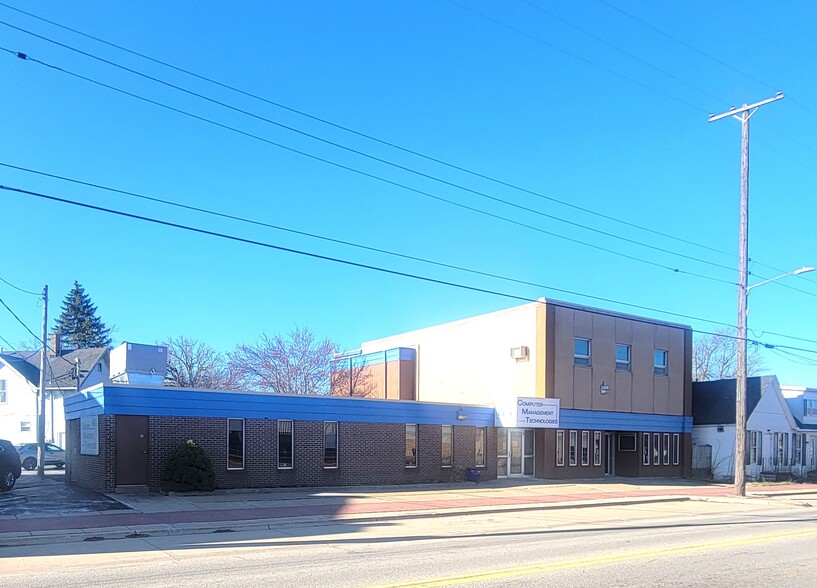 731 Gratiot Ave, Saginaw, MI for lease - Primary Photo - Image 1 of 52