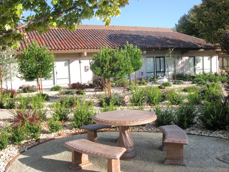 4340 Redwood Hwy, San Rafael, CA à louer - Photo du bâtiment - Image 3 de 4