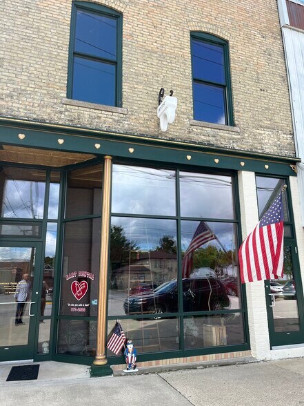 113 Washington St, Hart, MI à vendre - Photo principale - Image 1 de 2