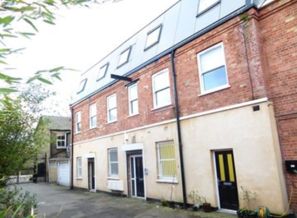 Trafalgar Mews, London for lease - Primary Photo - Image 1 of 5