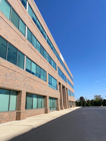 3435 Winchester Rd, Allentown, PA à louer - Photo du bâtiment - Image 3 de 8