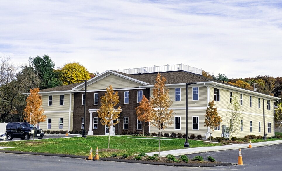 320 South St, Plainville, MA à louer - Photo principale - Image 1 de 4