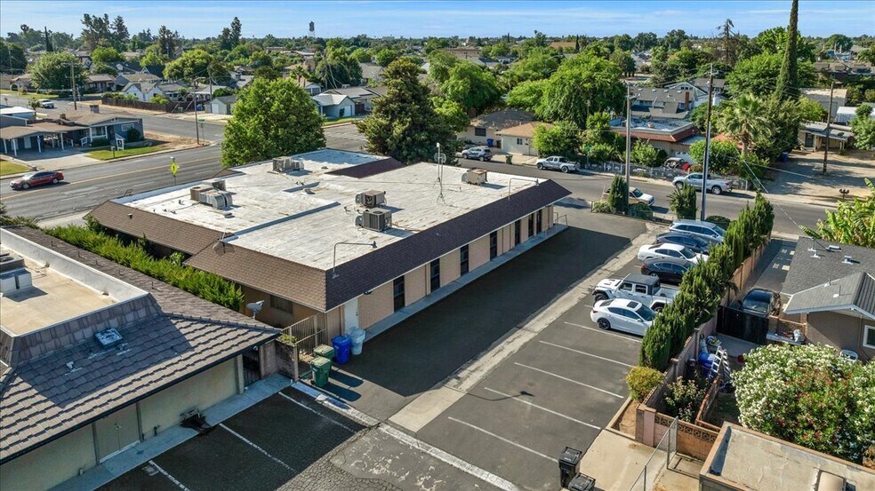 531 N Alta Ave, Dinuba, CA à louer - Photo du bâtiment - Image 2 de 18