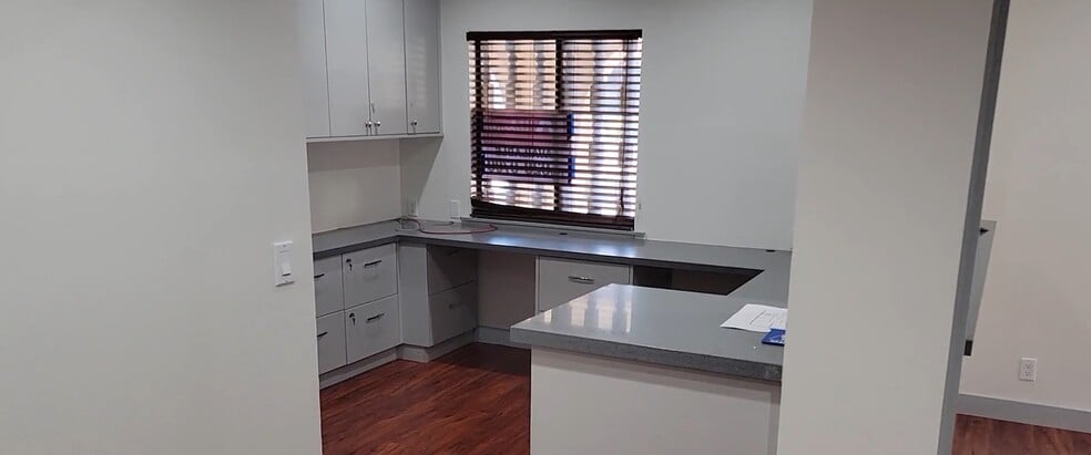 3231 Waring Ct, Oceanside, CA for lease - Building Photo - Image 2 of 18