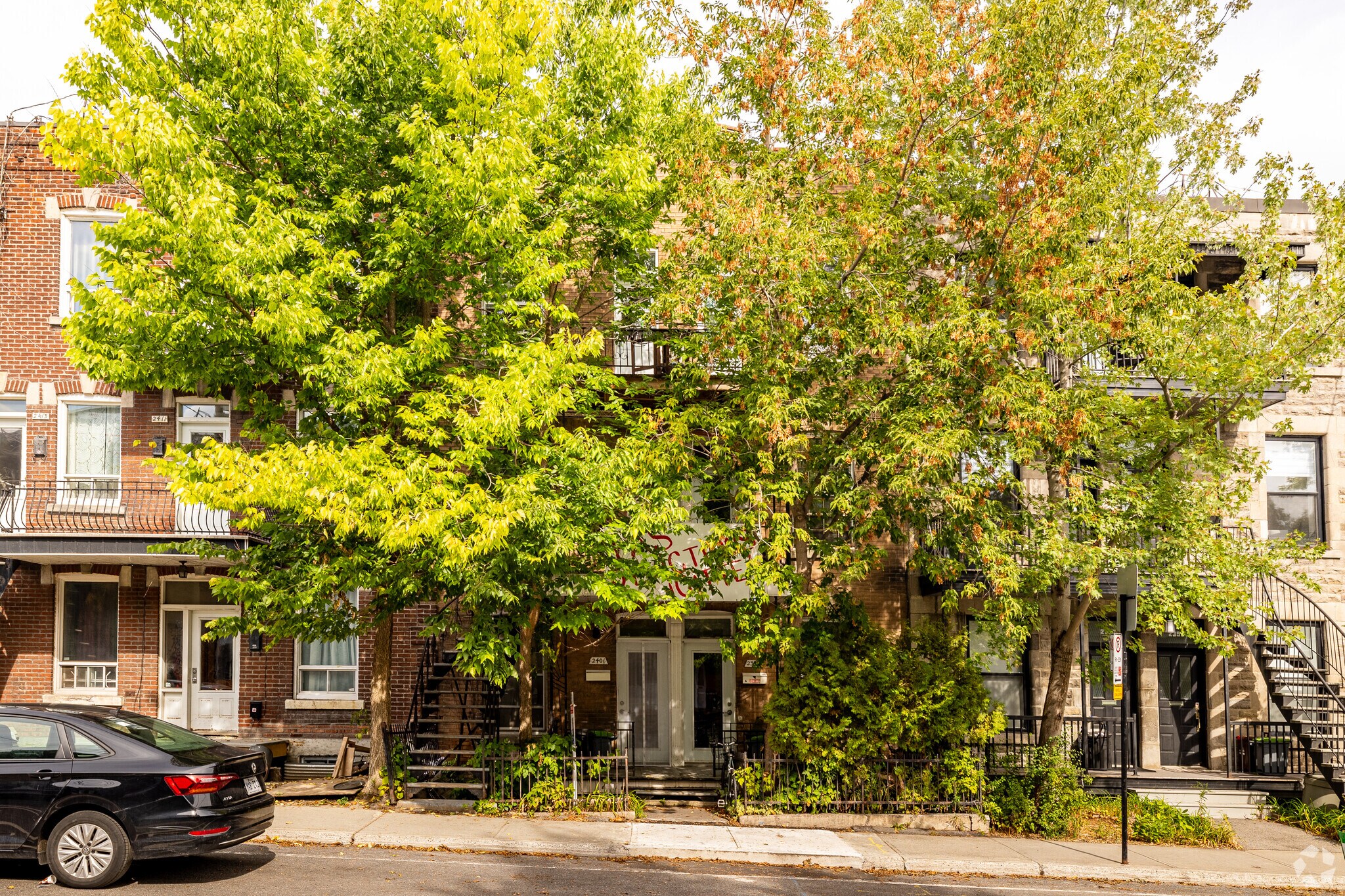 2399-2407 Rue Fullum, Montréal, QC à vendre Photo principale- Image 1 de 1