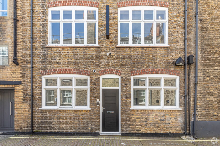 13 David Mews, London for lease - Building Photo - Image 3 of 18