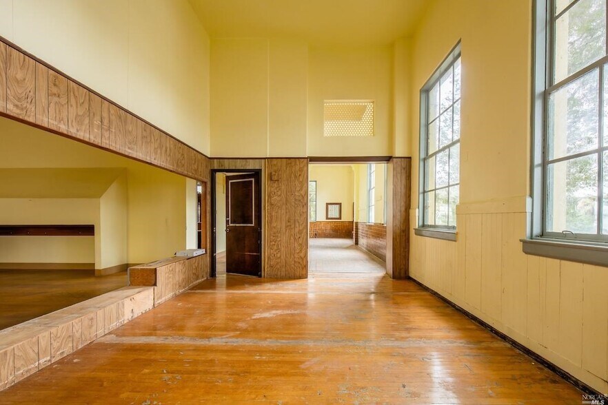 224 N Oak St, Ukiah, CA à vendre - Photo du bâtiment - Image 3 de 80
