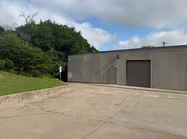 2300 Race St, Fort Worth, TX à louer - Photo du bâtiment - Image 3 de 7