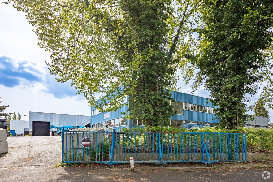 Avenue Du Château, Saint-Ouen-l'Aumône à louer - Photo du bâtiment - Image 2 de 2