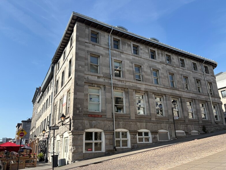 266-272 Rue Saint-Paul E, Montréal, QC à louer - Photo du bâtiment - Image 3 de 6
