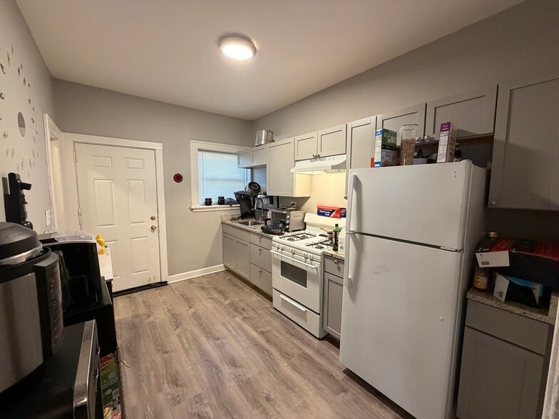 37 W 14th Pl, Chicago Heights, IL for sale - Interior Photo - Image 3 of 7