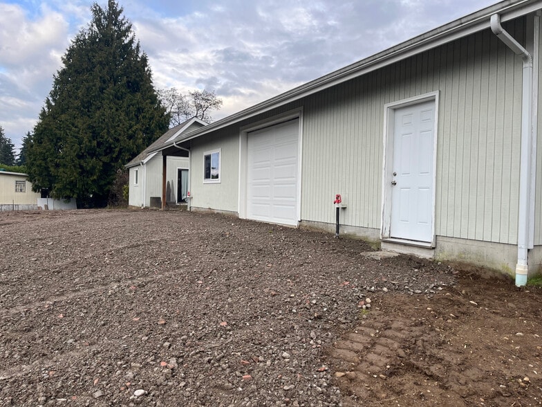 10902 59th Ave E, Puyallup, WA à louer - Photo du bâtiment - Image 3 de 6