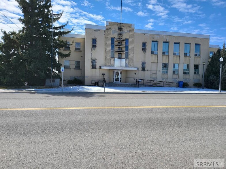 110 W Main St, Saint Anthony, ID for sale - Primary Photo - Image 1 of 1