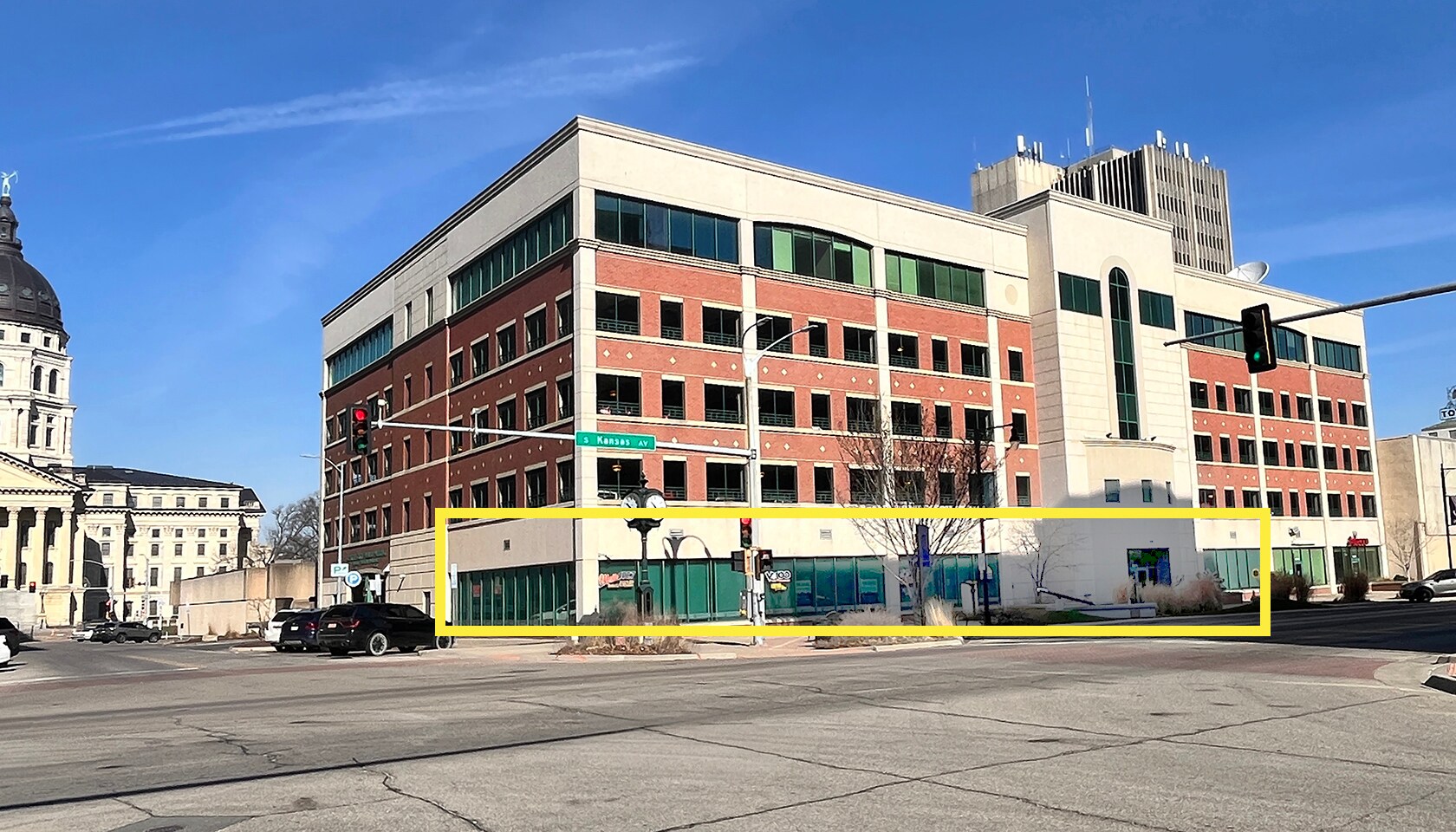 825 S Kansas Ave, Topeka, KS à vendre Photo principale- Image 1 de 10