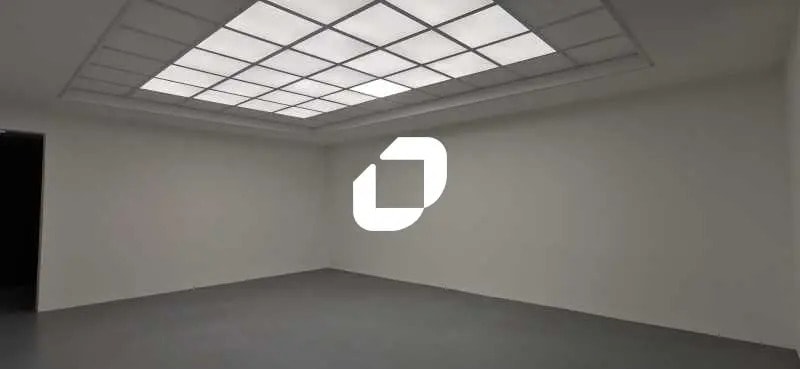 Retail in Paris for lease Interior Photo- Image 1 of 9