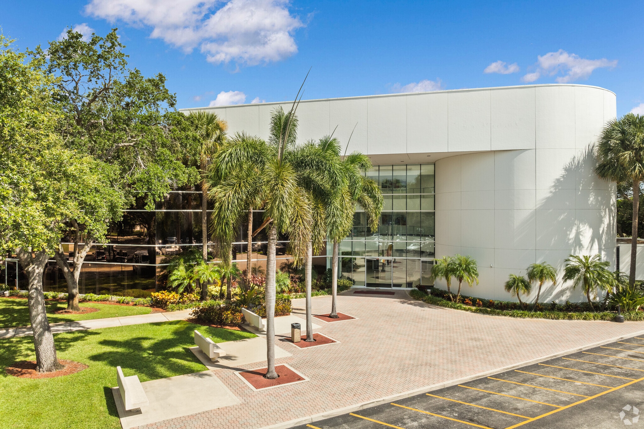 560 Village Blvd, West Palm Beach, FL for lease Building Photo- Image 1 of 22