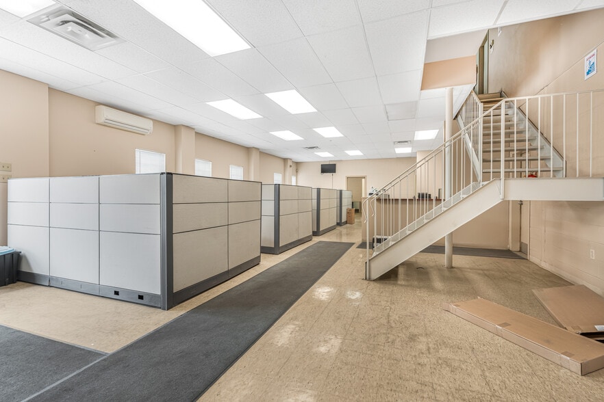 3437-3465 Boul Des Entreprises, Terrebonne, QC à louer - Photo intérieure - Image 3 de 9