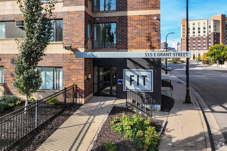 515 E Grant St, Minneapolis, MN à vendre - Photo du bâtiment - Image 2 de 22