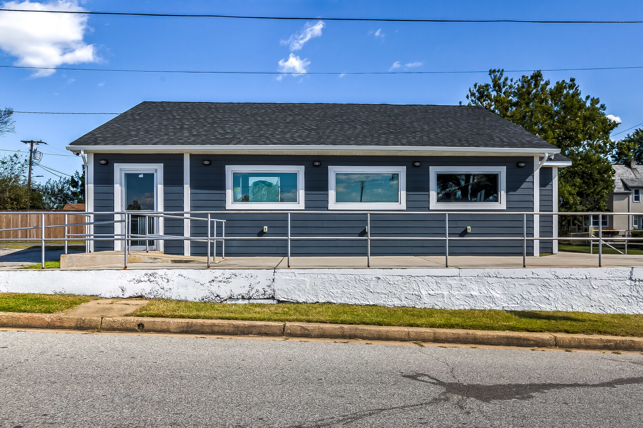 6500 Saint Helena Ave, Dundalk, MD à vendre Photo principale- Image 1 de 21