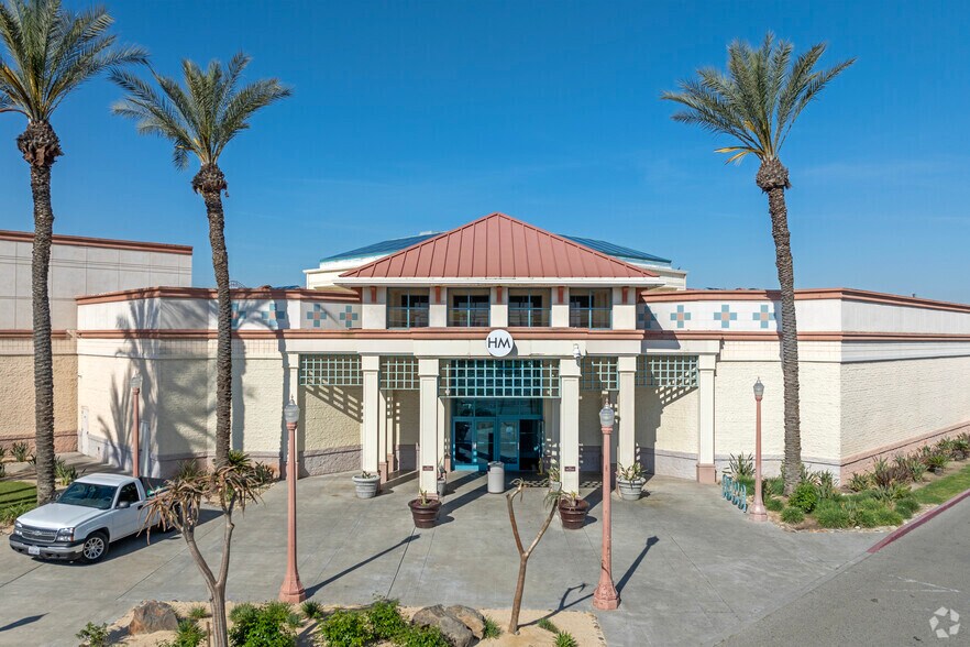 1675 W Lacey Blvd, Hanford, CA à louer - Photo du bâtiment - Image 1 de 15