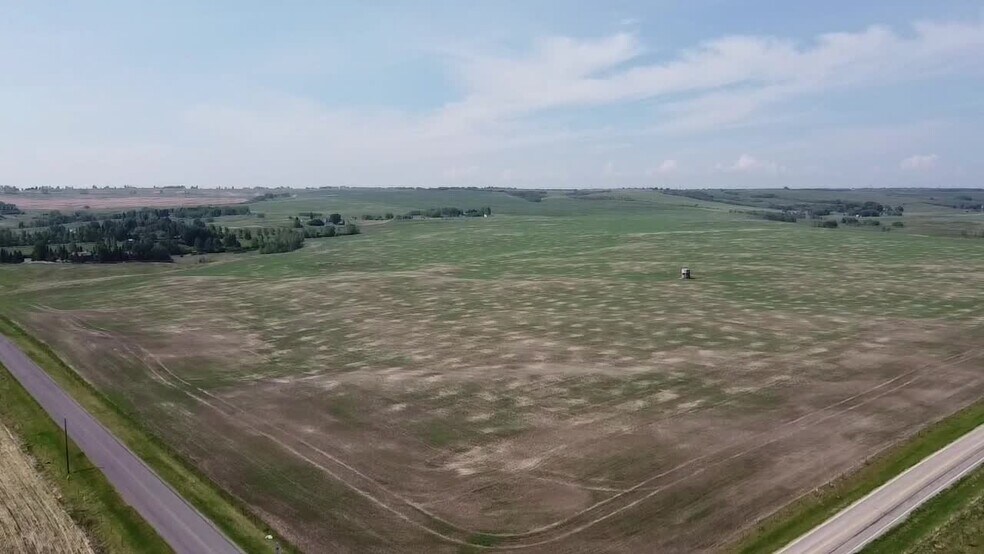 Township Rd 261A, Rocky View No 44, AB à vendre - Vidéo sur l’inscription commerciale - Image 2 de 9