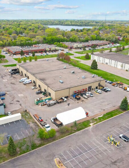 14410-14430 21st Ave N, Plymouth, MN à vendre - Photo du bâtiment - Image 3 de 8