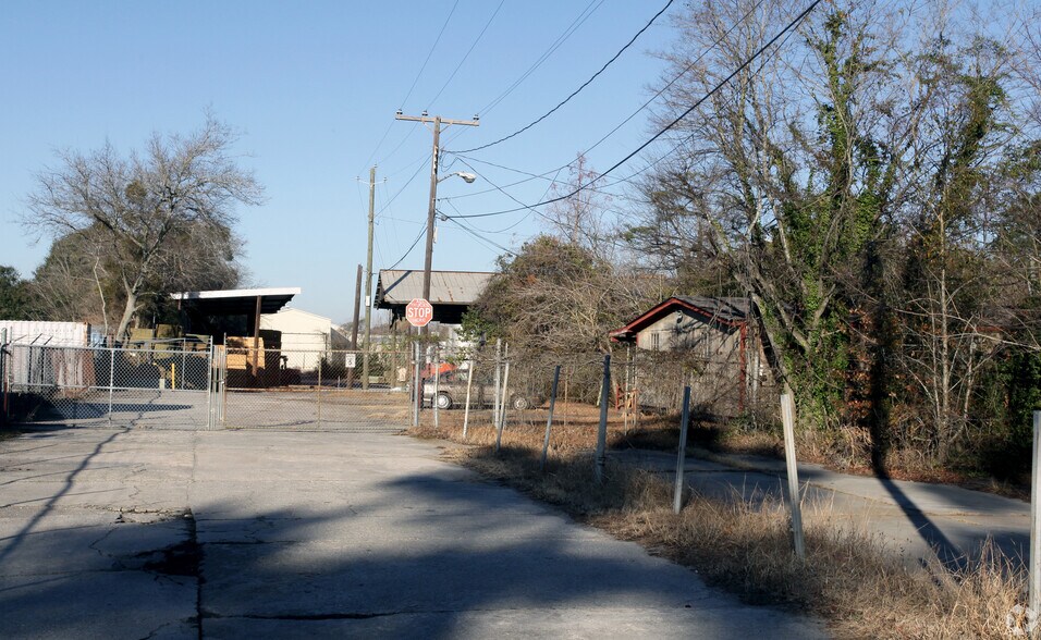 501 Stiles Ave, Savannah, GA à vendre - Photo du bâtiment - Image 2 de 11