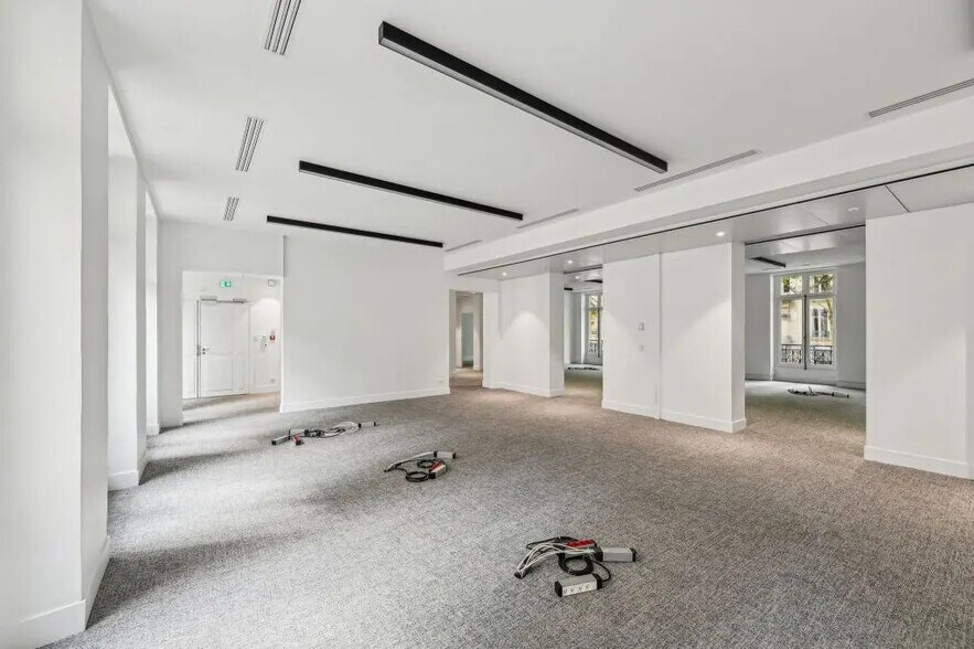 75-77 Boulevard Haussmann, Paris à louer - Photo du bâtiment - Image 3 de 9