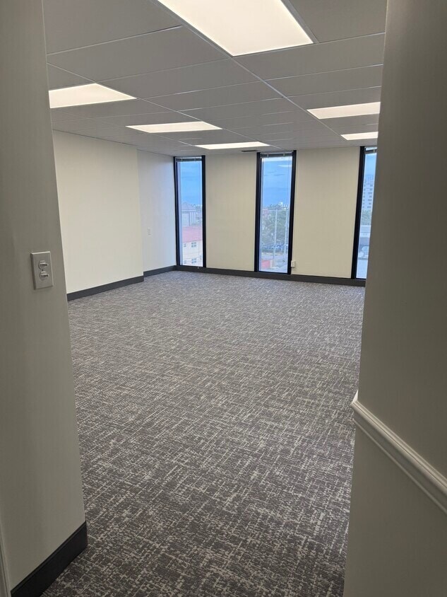 2929 E Commercial Blvd, Fort Lauderdale, FL for lease Interior Photo- Image 1 of 4