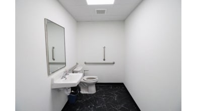 717 Rose St, La Crosse, WI for lease Interior Photo- Image 2 of 11