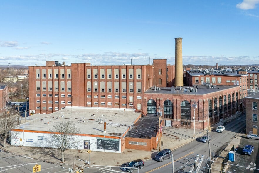 209 Weeden St, Pawtucket, RI for lease - Building Photo - Image 1 of 12