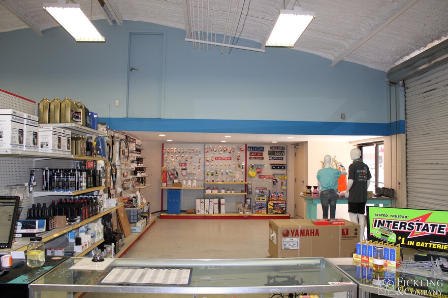 3016 N Columbia St, Milledgeville, GA for lease - Interior Photo - Image 3 of 13