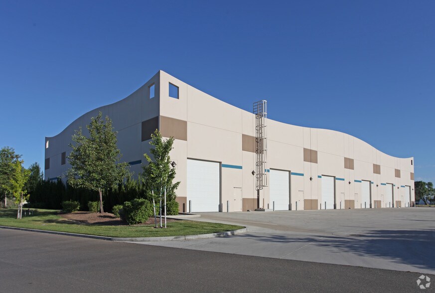 140 Macready Dr, Merced, CA à vendre - Photo du bâtiment - Image 3 de 4