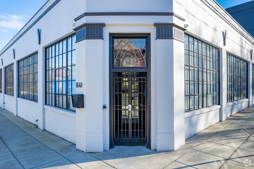 1640 NW Irving St, Portland, OR à vendre - Photo du bâtiment - Image 3 de 4