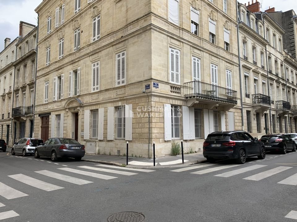 Office in Bordeaux for lease Building Photo- Image 1 of 9