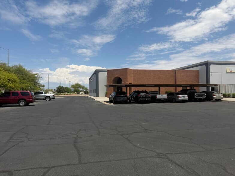 6770 Bermuda Rd, Las Vegas, NV à louer - Photo du bâtiment - Image 2 de 31