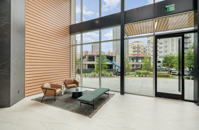 6100 Fairview Rd, Charlotte, NC à louer - Photo du bâtiment - Image 2 de 10