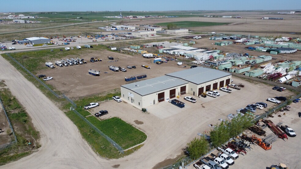 14037 Bennett Loop, Williston, ND à louer - Photo du bâtiment - Image 3 de 7