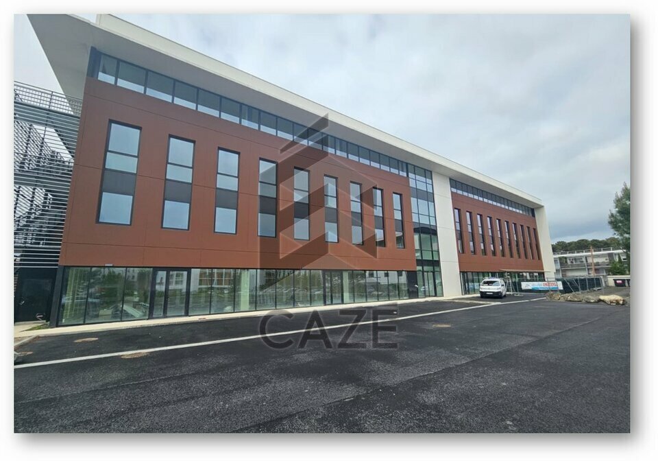 Office in Mérignac for sale Building Photo- Image 1 of 4