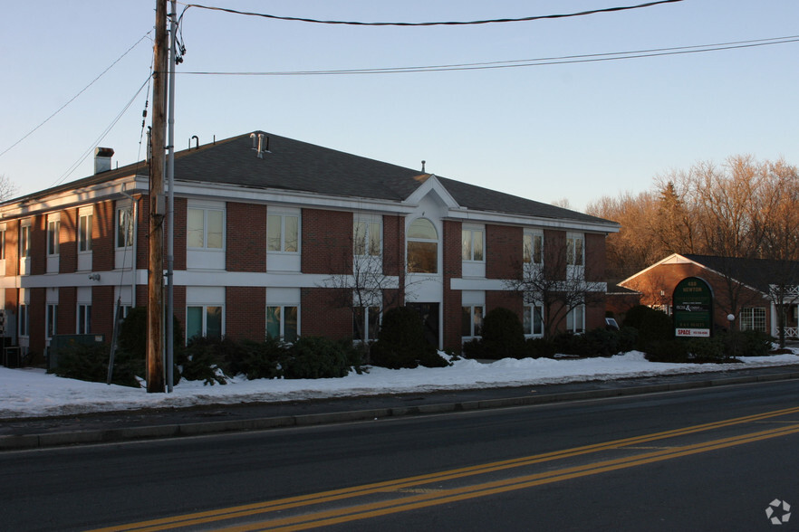 488 Newton St, South Hadley, MA à vendre - Photo principale - Image 1 de 1