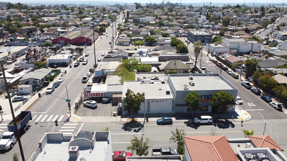 2751-2771 Imperial Ave, San Diego, CA à vendre - Photo du bâtiment - Image 2 de 10