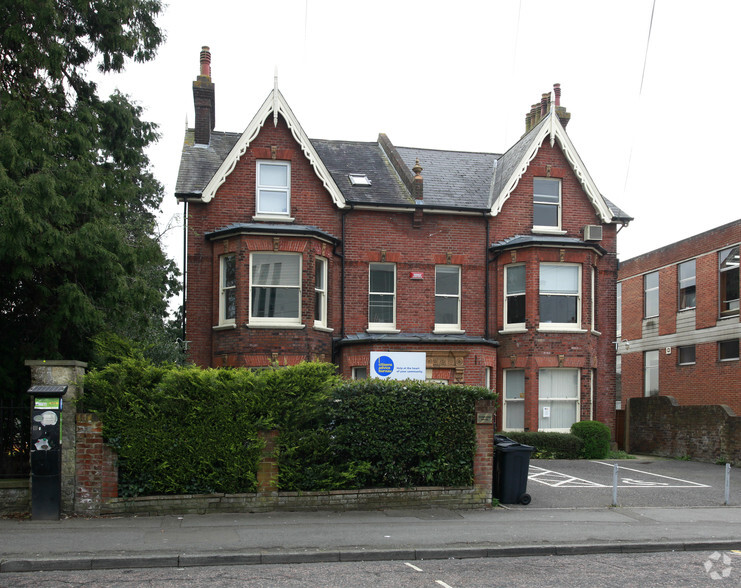 Church Rd, Ashford à louer - Photo du bâtiment - Image 2 de 2