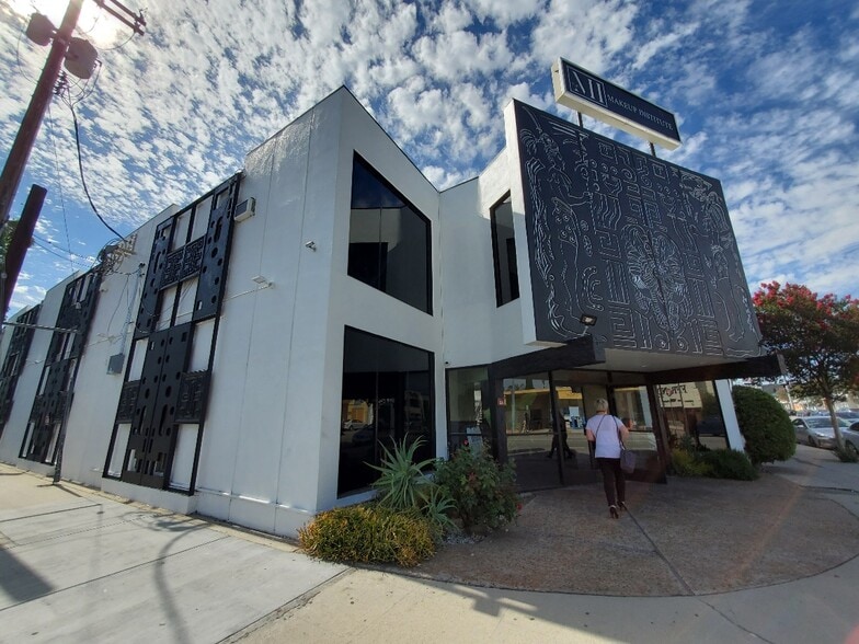 5301 Laurel Canyon Blvd, North Hollywood, CA for lease - Building Photo - Image 3 of 4